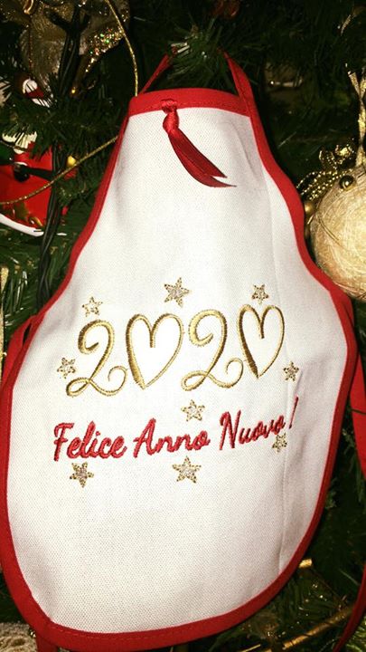 Lo staff di La Bottega del Ricamo  vi augura una buona fine e soprattutto un bellissimo anno nuovo !